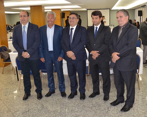 Da esquerda para a direita: Vitor Manuel (SES/PA), João Gabbardo (SES/RS), Michele Caputo Neto (SES/PR), Luiz Antônio (SES/RJ) e Iran Costa Júnior (SES/PE)